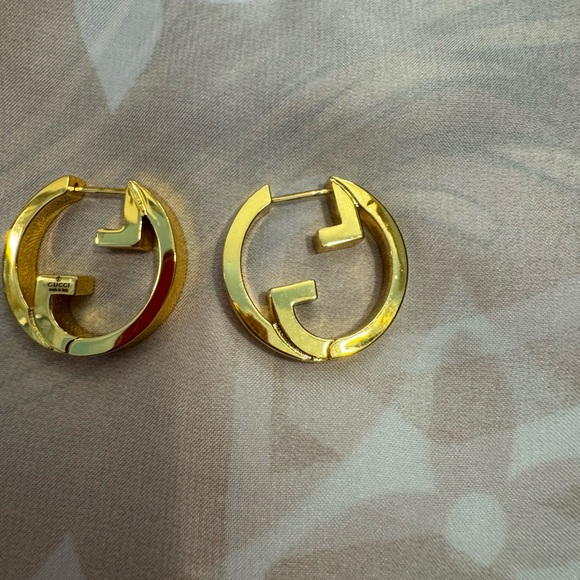 Gucci GG Gold Hoop Interlock Earrings - Picture 2 of 6